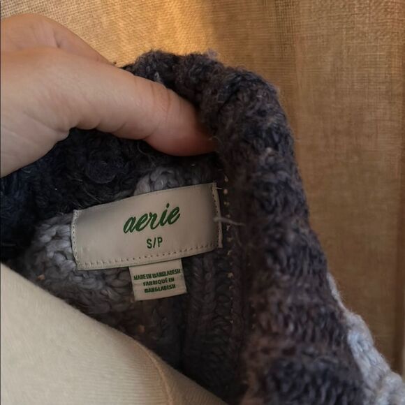 Colorblock Cable Knit Sweater - Picture 2 of 4